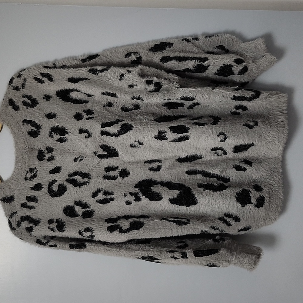 Sweater - Picture 5 of 5